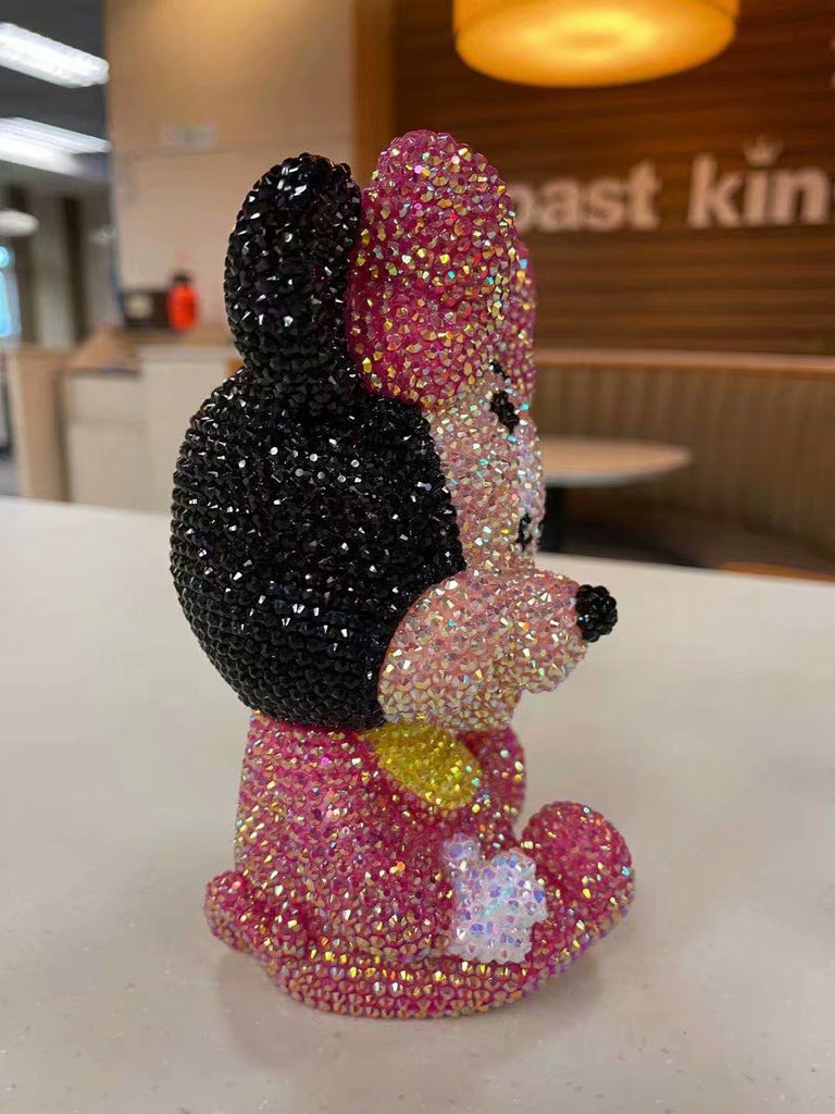 DIY Seated Minnie Mickey (with glue tools)