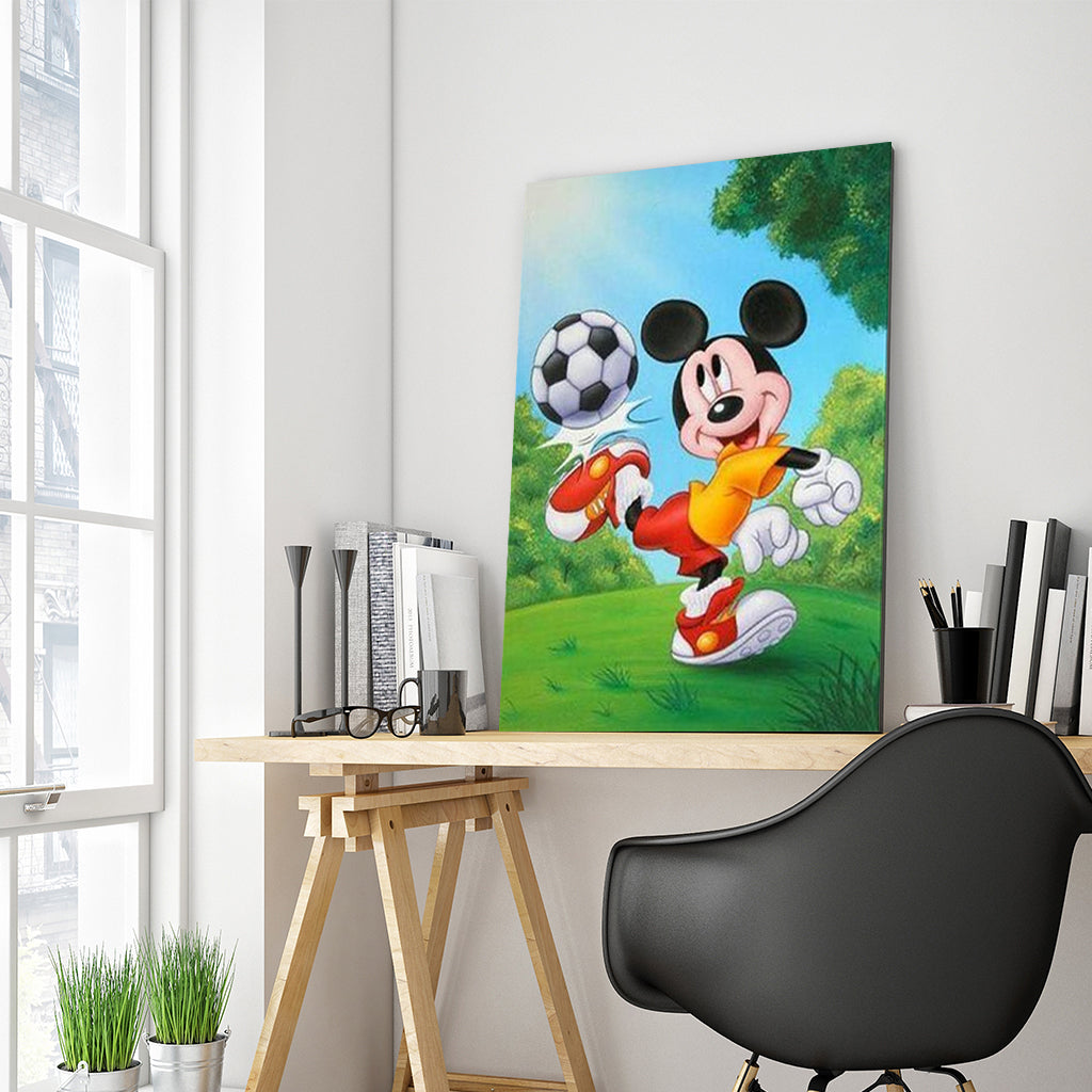 Full Diamond Painting kit - Mickey Mouse playing football (16x20inch)